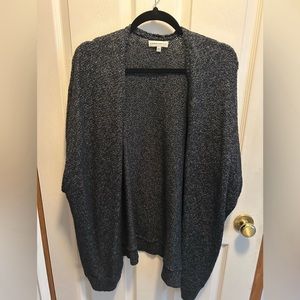 Community Ionic Cape Dark heathered grey